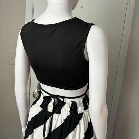 Commense Chic tie Back Crop top Sleeveless Black M - Picture 3 of 12